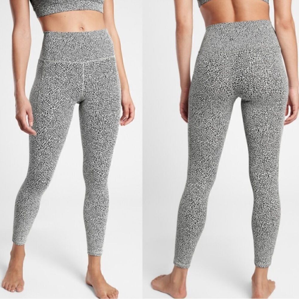 Athleta Salutation Black White Leopard Print Textured 7/8 tight M